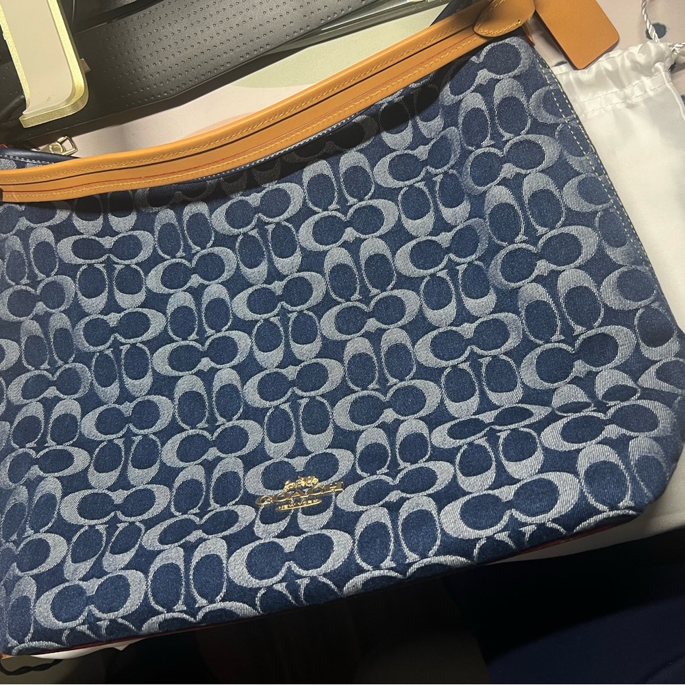 Coach Large Laurel Denim Signature Jacquard - Picture 7 of 9